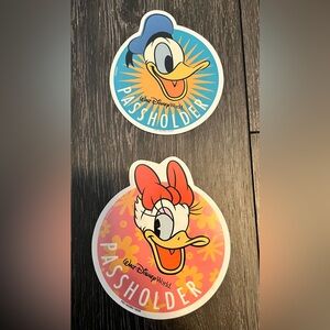 Disney World Official Annual Passholder Magnet - Donald and Daisy